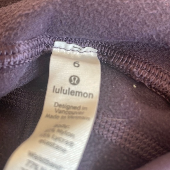 purple lululemon leggings with pockets! - Picture 4 of 4